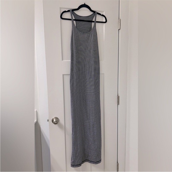 Lululemon Athletica Refresh Maxi Dress Hyper Stripe. Size M - Picture 5 of 9